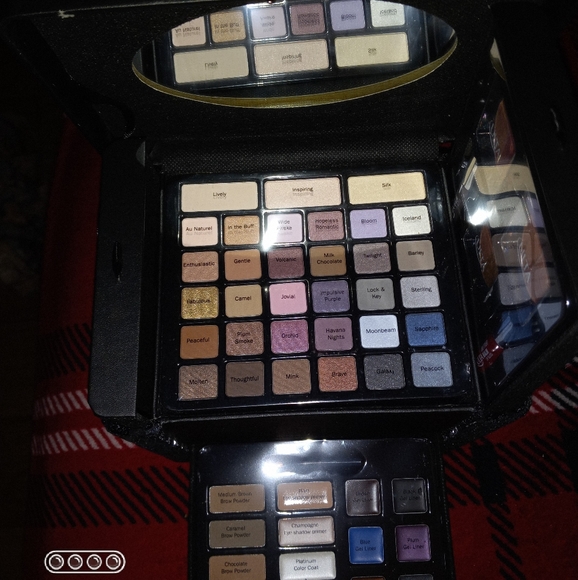 ULTA BE DISCOVERED MAKEUP COLLECTION - Picture 3 of 8